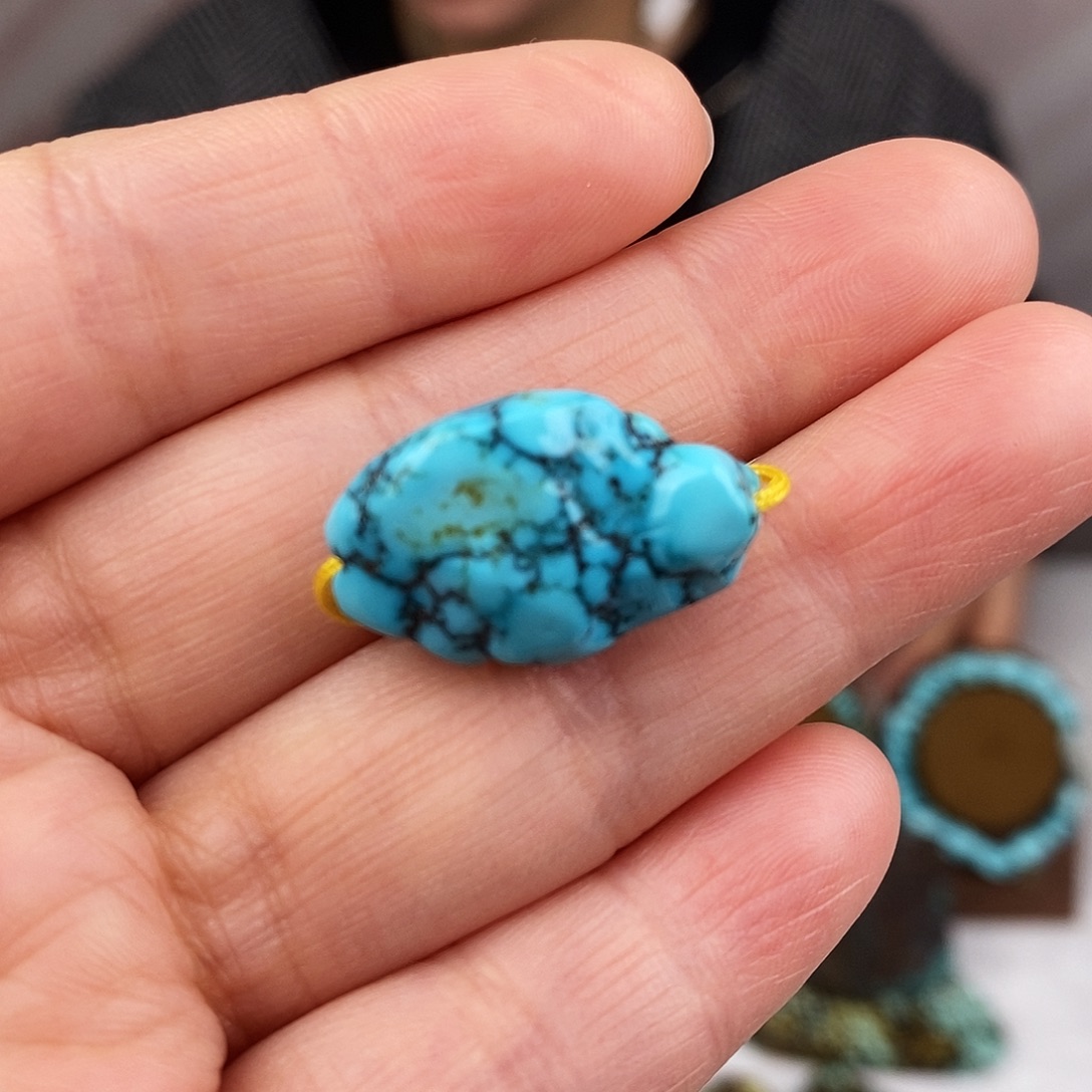 绿松石未镶嵌原矿