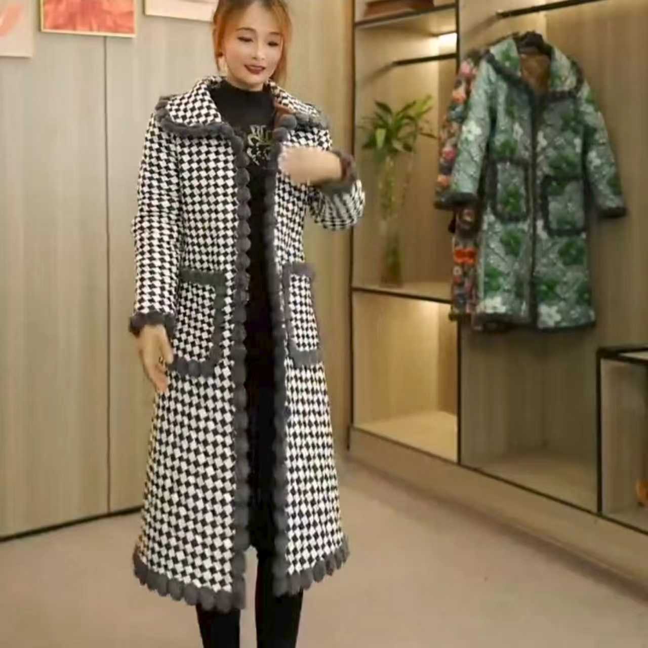 2025最新妈妈装长款女加厚保暖棉衣网红网洋气时尚