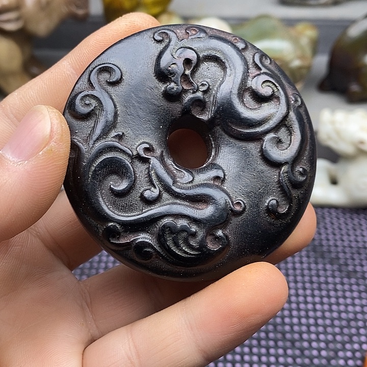 未镶嵌蛇纹石玉颈饰