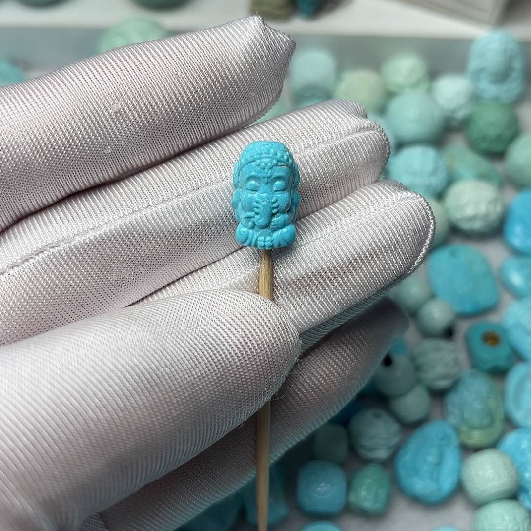 绿松石雕刻件未镶嵌