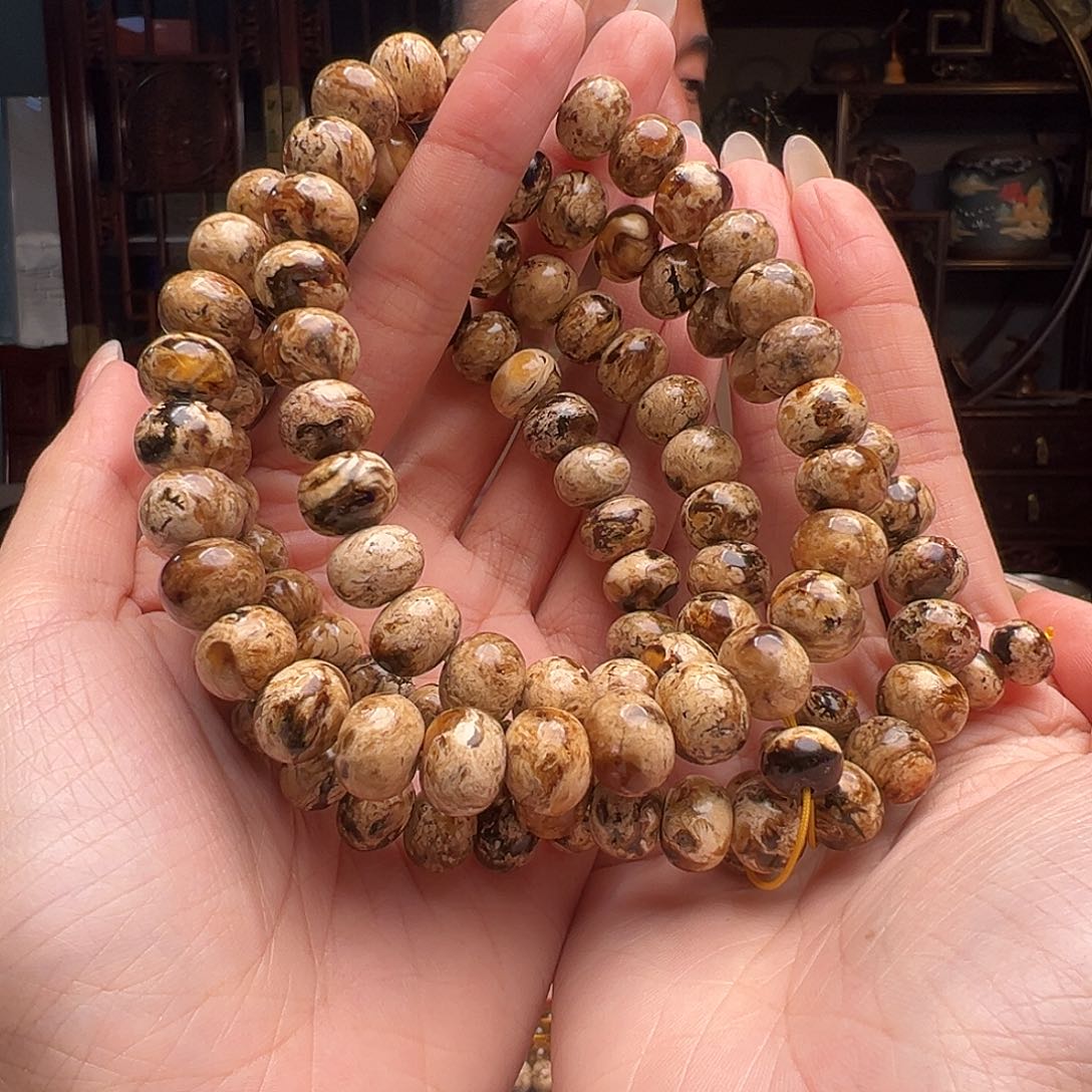 琥珀裸石未镶嵌九**人抚顺琥珀20055。11mm