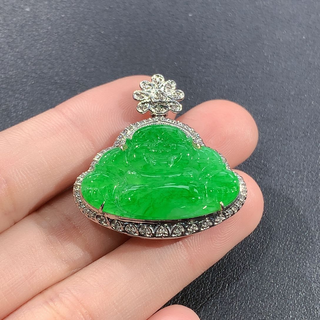 翡翠18K金镶嵌颈饰