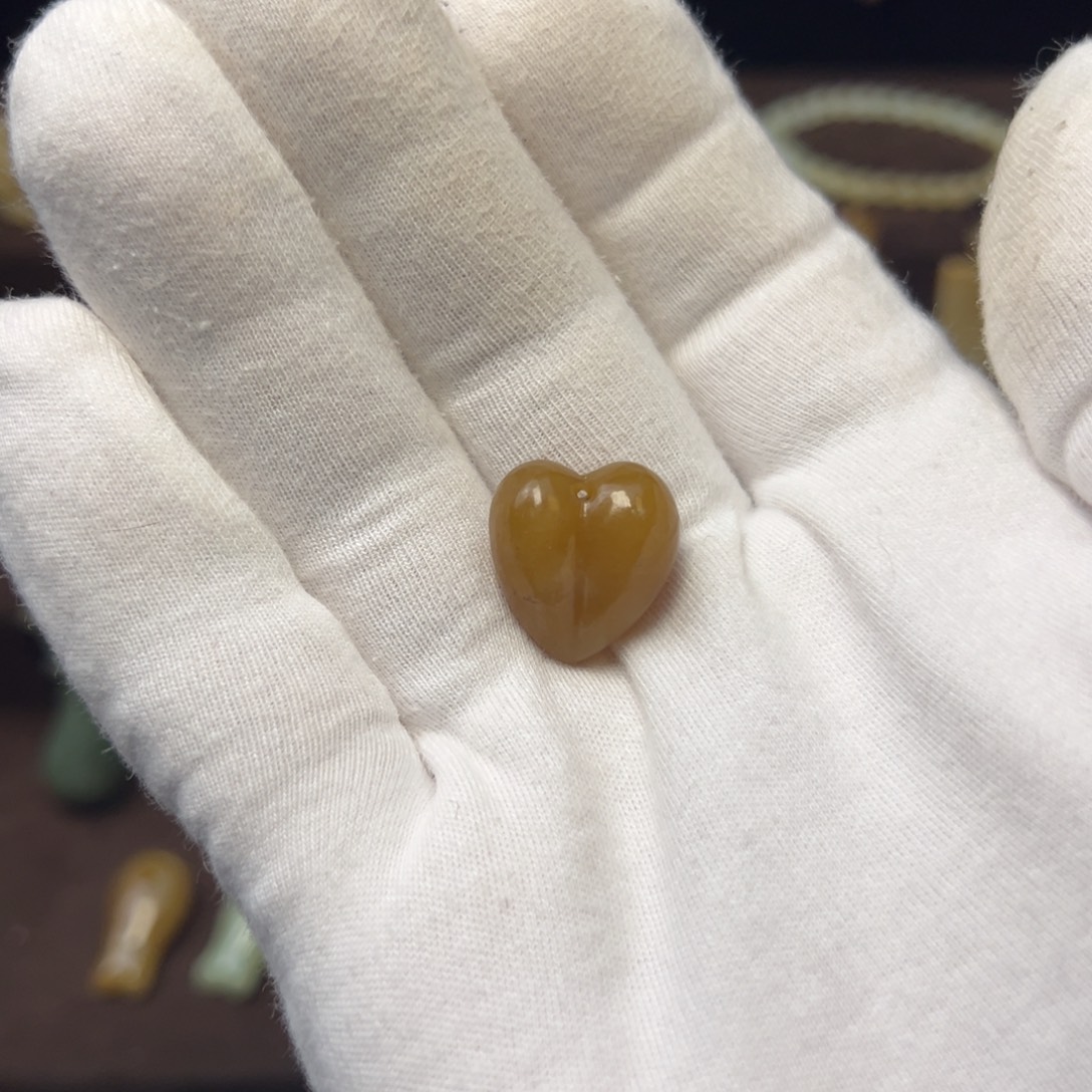 和田玉（糖玉）未镶嵌颈饰