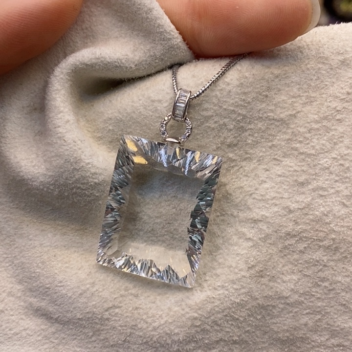 水晶颈饰银S925镶嵌果天然水晶吊坠