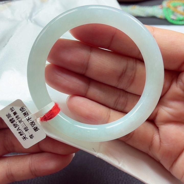 翡翠未镶嵌手镯（贵妃镯）天然缅甸A货翡翠