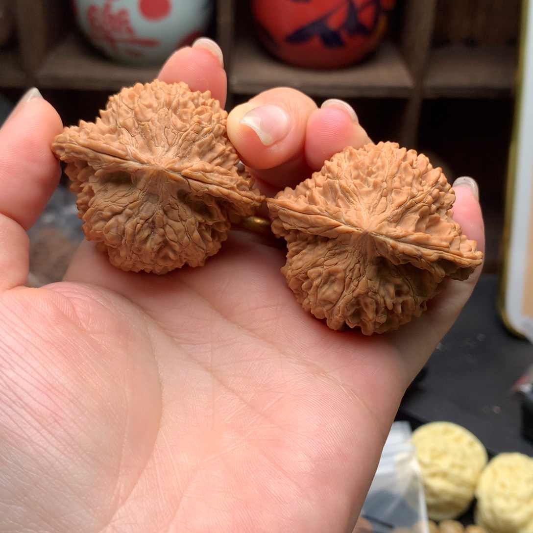 文玩核桃把件ꪡ****森满天星