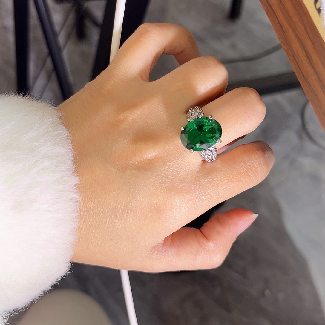 银S925镶嵌戒指祖母绿