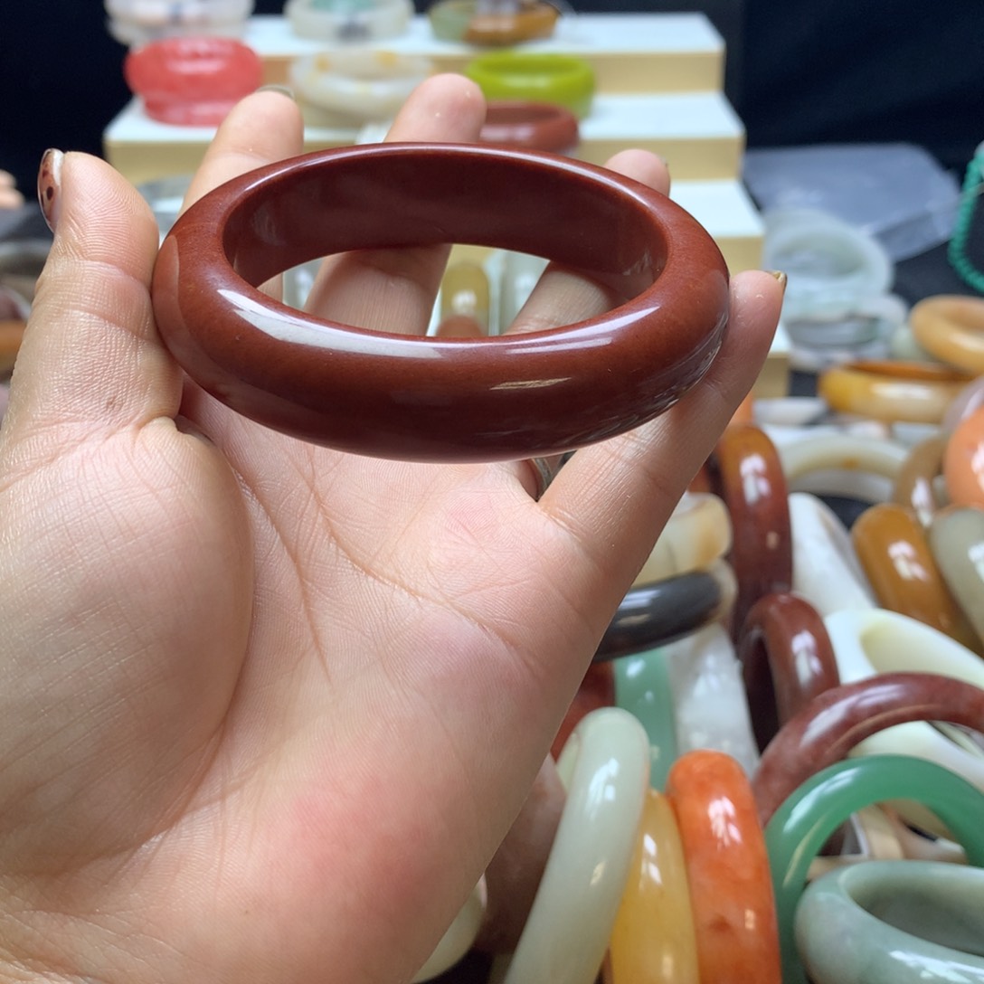 石英质玉手镯未镶嵌《****入