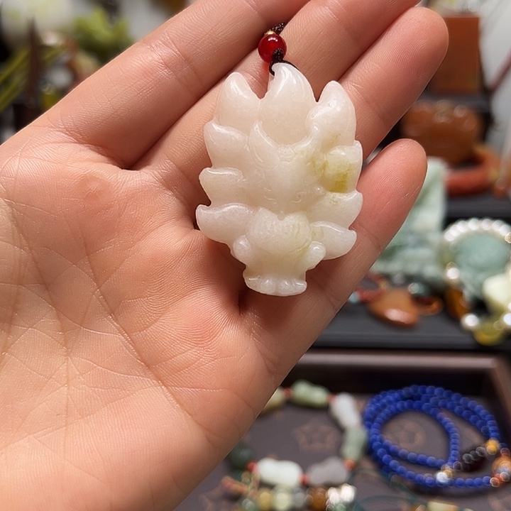 未镶嵌岫玉吊坠，，，