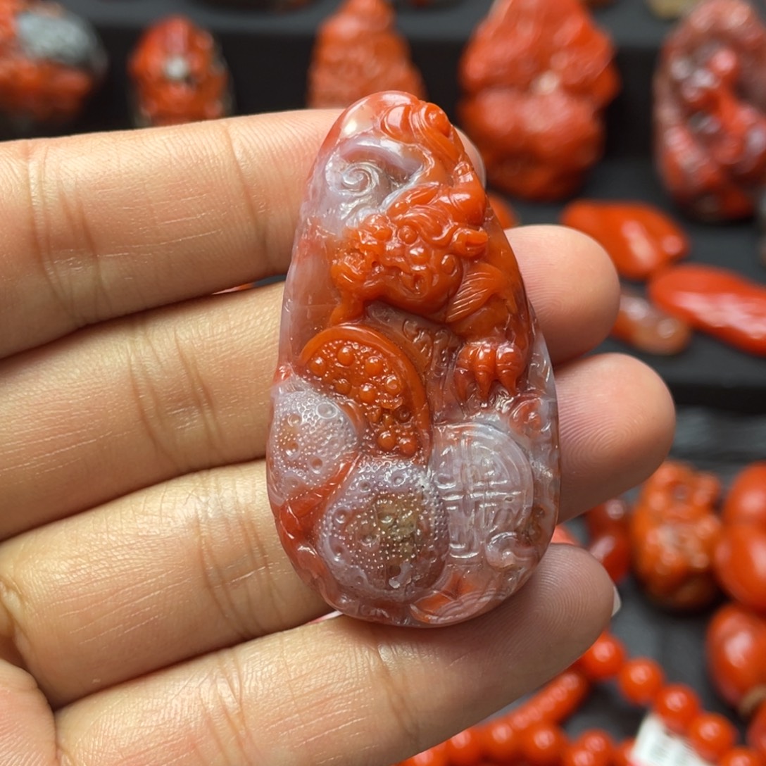 南红玛瑙未镶嵌颈饰阿东寨老南红原矿貔貅题材吊坠