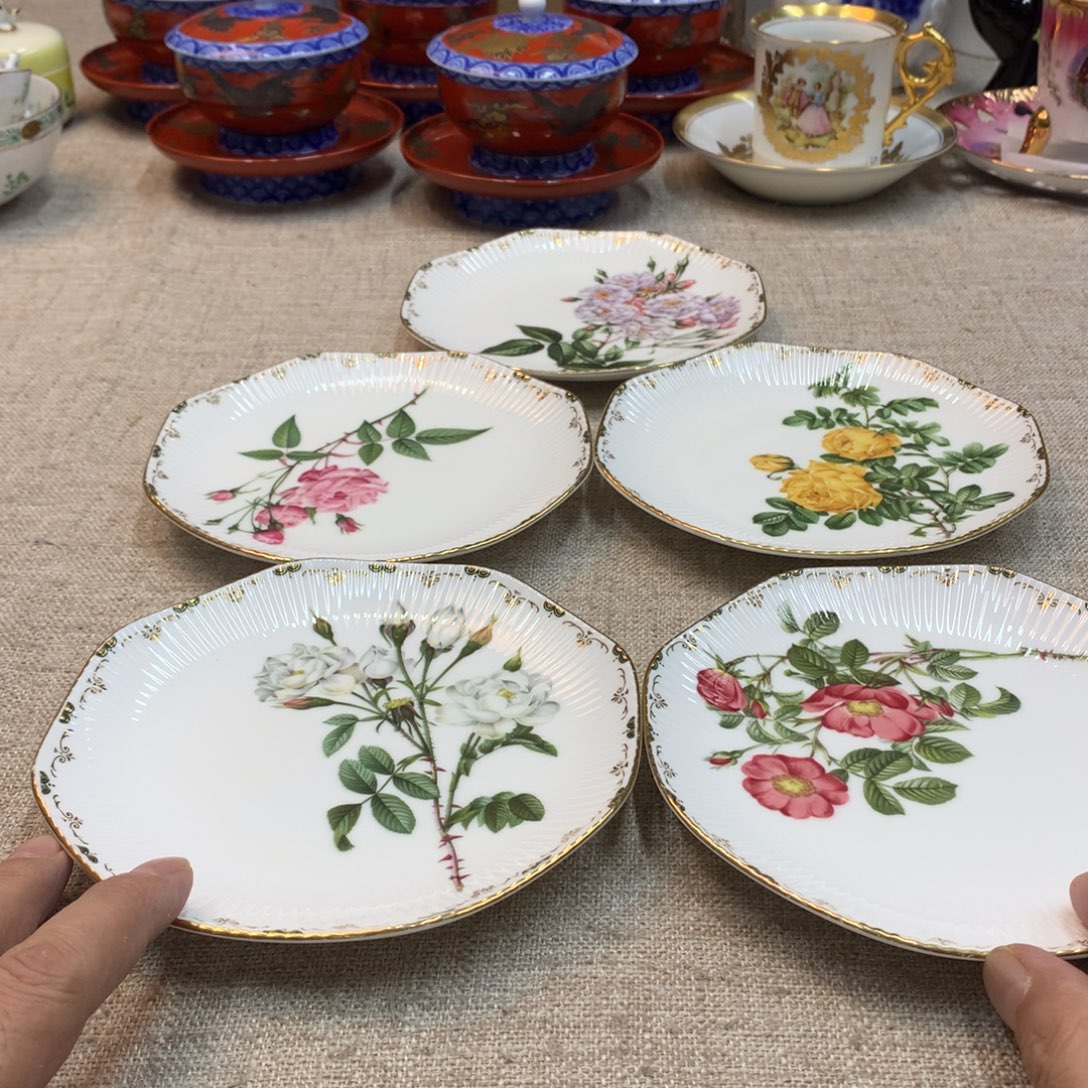 金瓷阁家的美丽瓷器