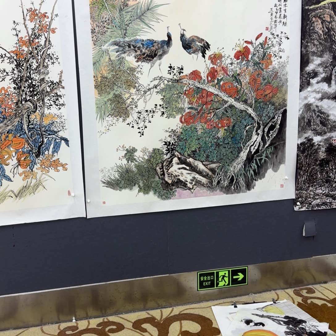 国画巴进斗方花鸟作品