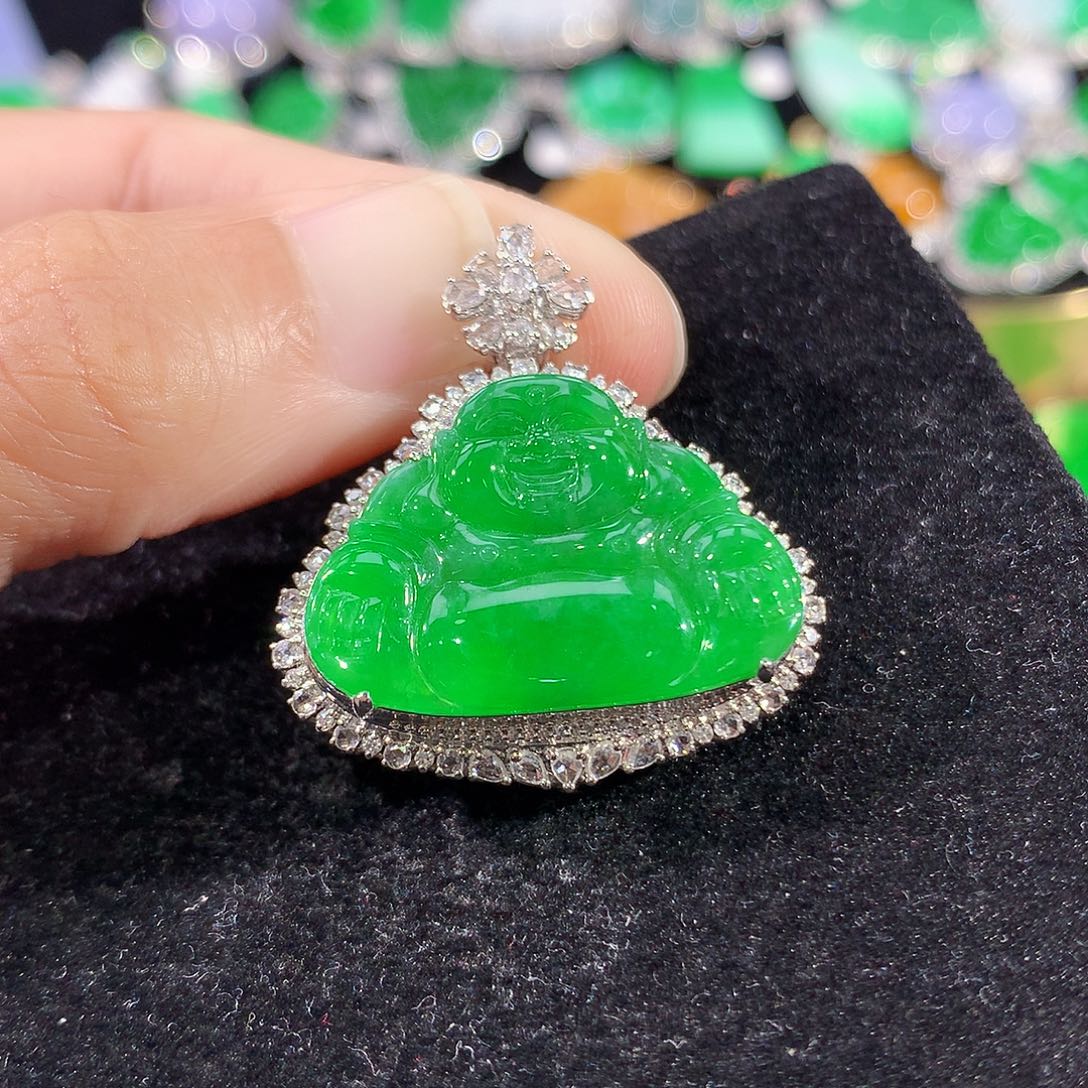 翡翠18K金镶嵌颈饰