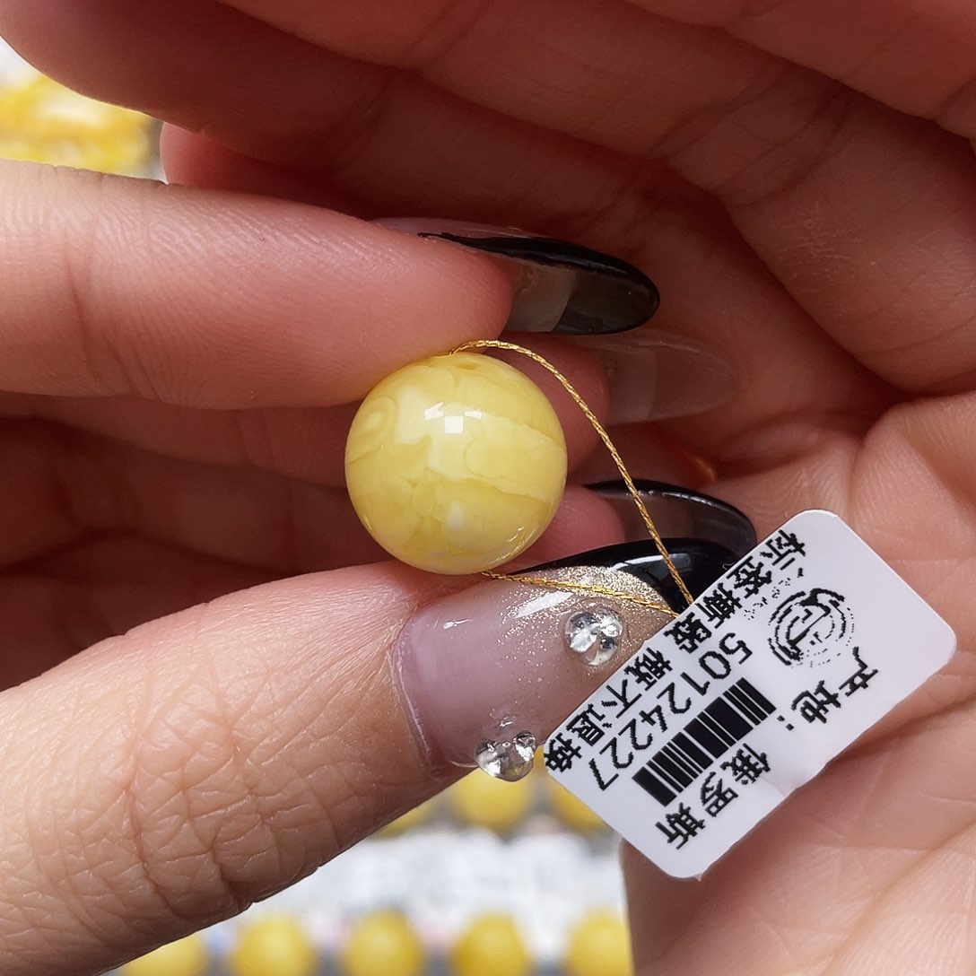 琥珀珠宝奇石未镶嵌苗*，14.3mm微瑕