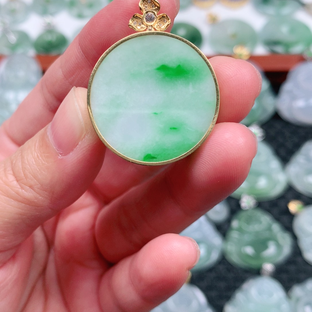 翡翠吊坠(不含链)18K金镶嵌