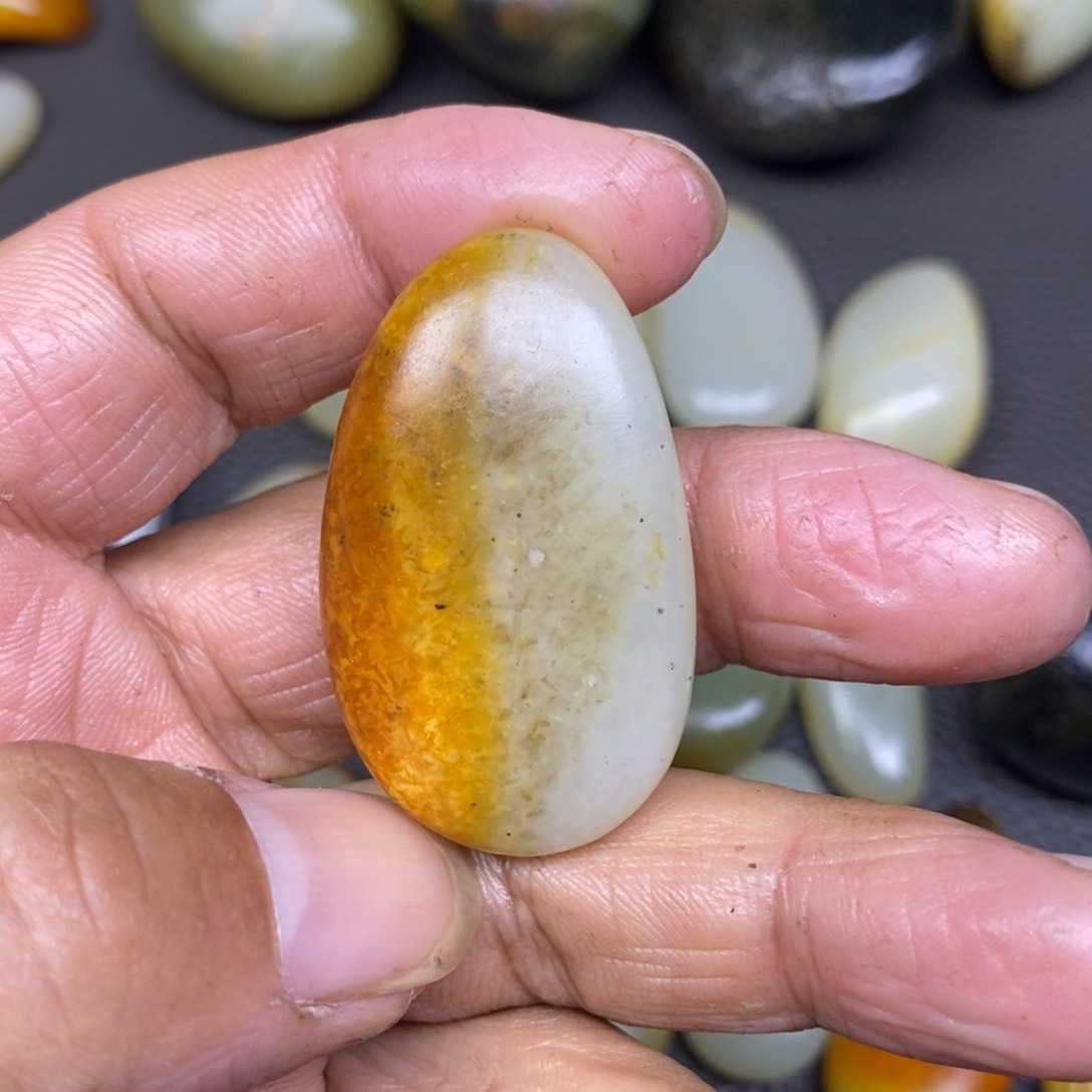 和田玉（糖玉）挂件未镶嵌