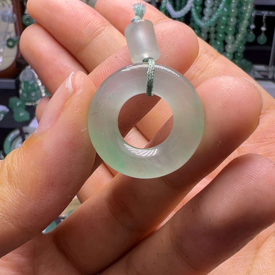 石英质玉未镶嵌颈饰