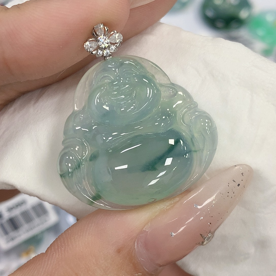 颈饰18K金镶嵌翡翠