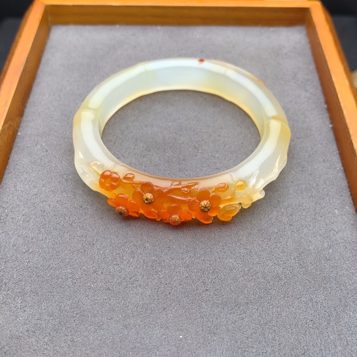 玛瑙/玉髓手镯未镶嵌岳****辉