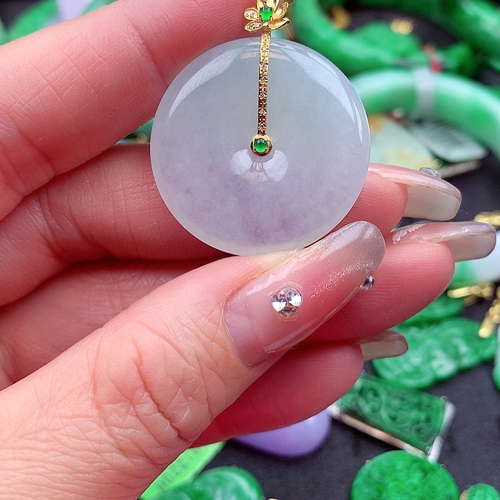 翡翠颈饰18K金镶嵌翡翠