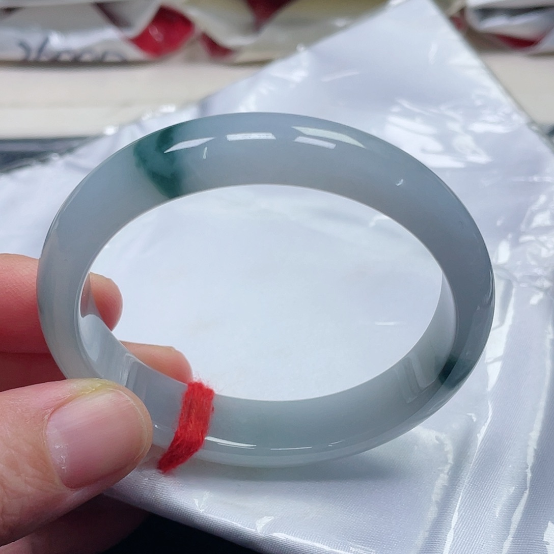 未镶嵌手镯（贵妃镯）翡翠缅甸翡翠