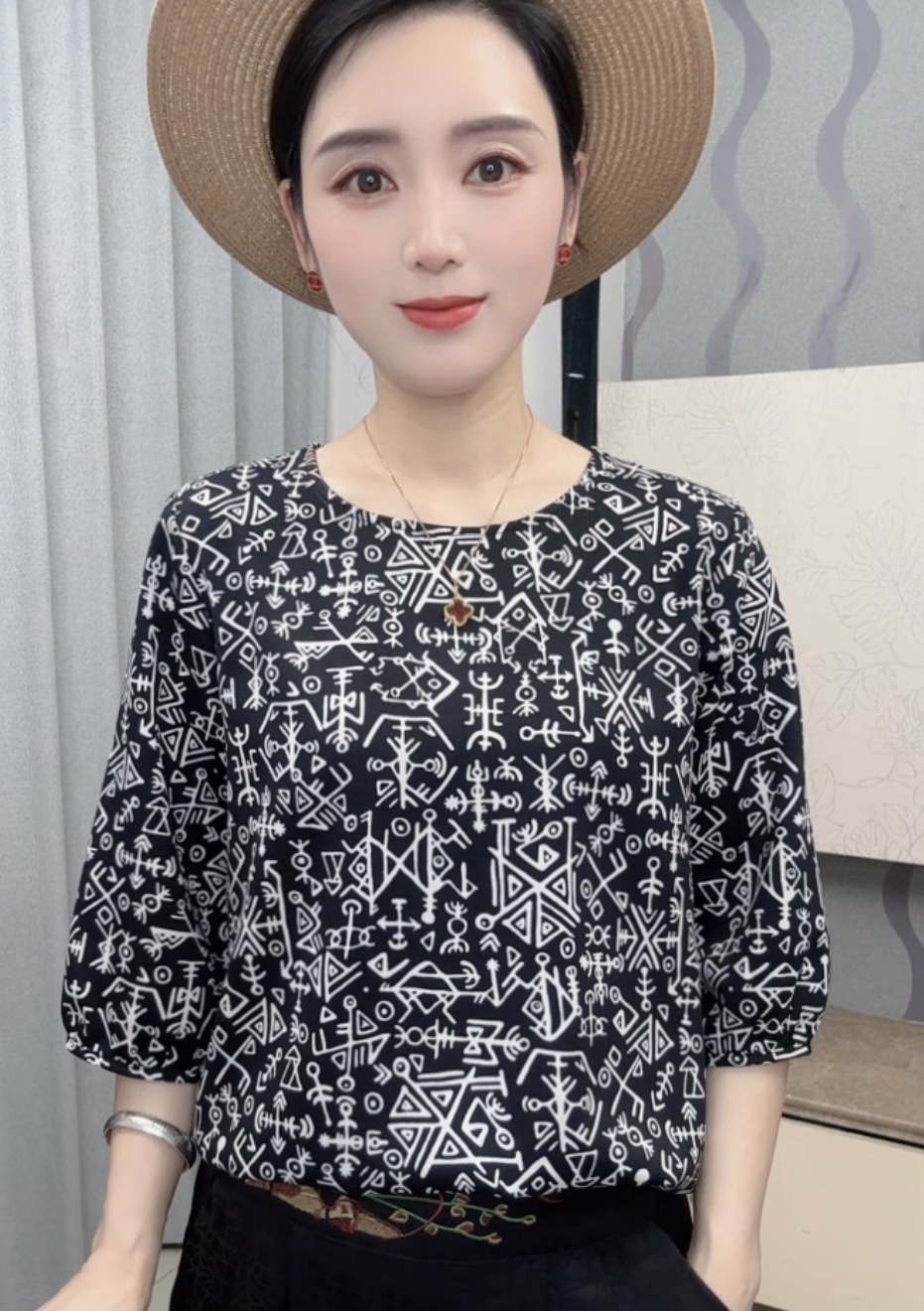 [定制文甲古] 2025新款圆领时尚洋气百搭宽松显瘦妈妈装上衣中袖