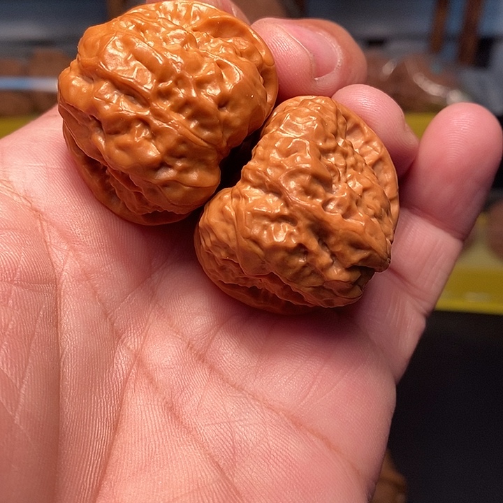 文***少文玩核桃吊坠37尺，蛤蟆头