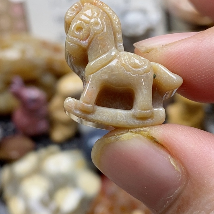 颈饰未镶嵌硅化珊瑚（珊瑚玉）小