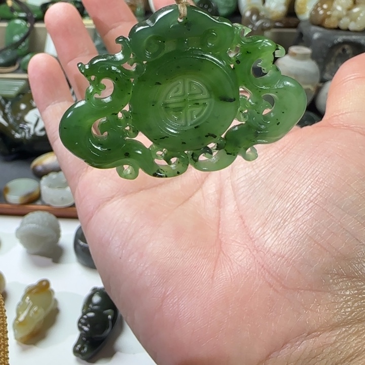 和田玉未镶嵌颈饰定制