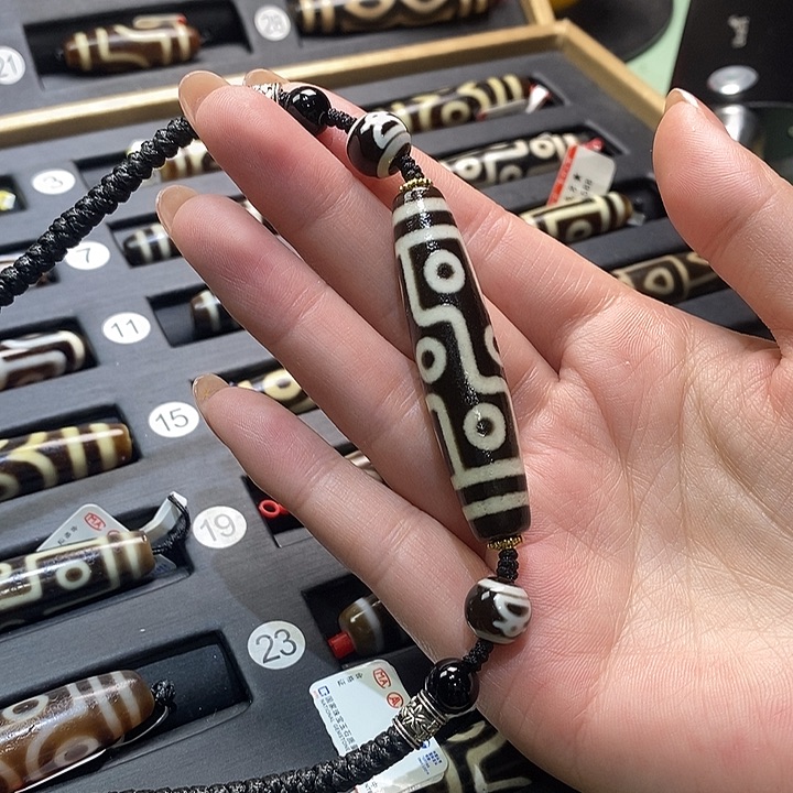 富***庭玛瑙/玉髓（覆膜）未镶嵌颈饰