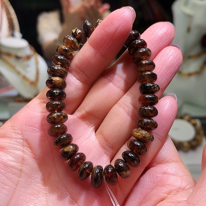 琥珀裸石未镶嵌9大近10m