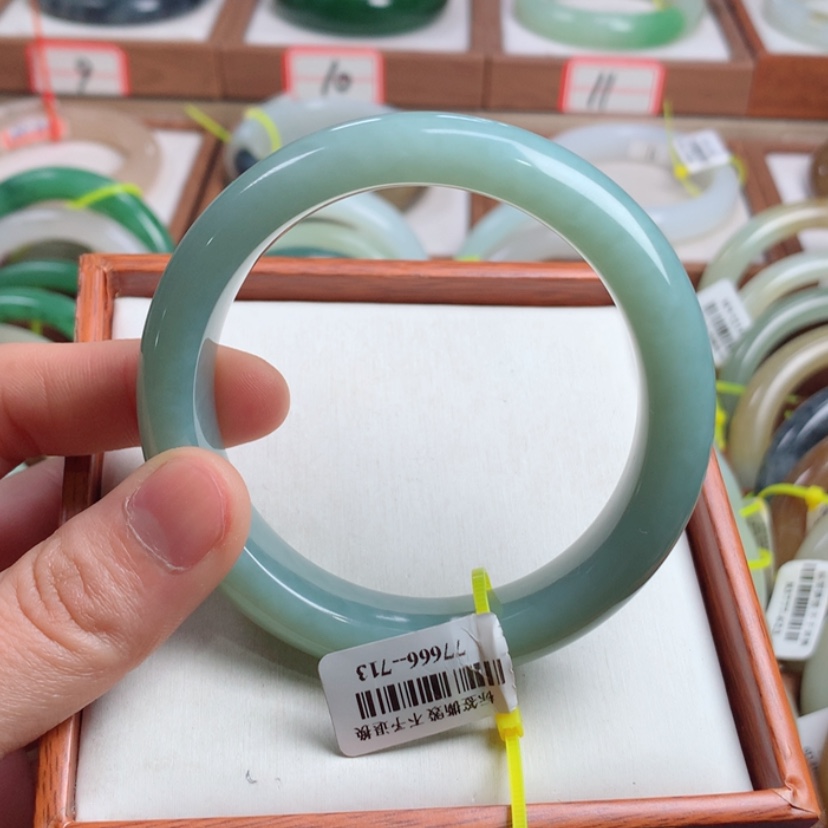 【闪购商品】和田玉手镯未镶嵌58.3