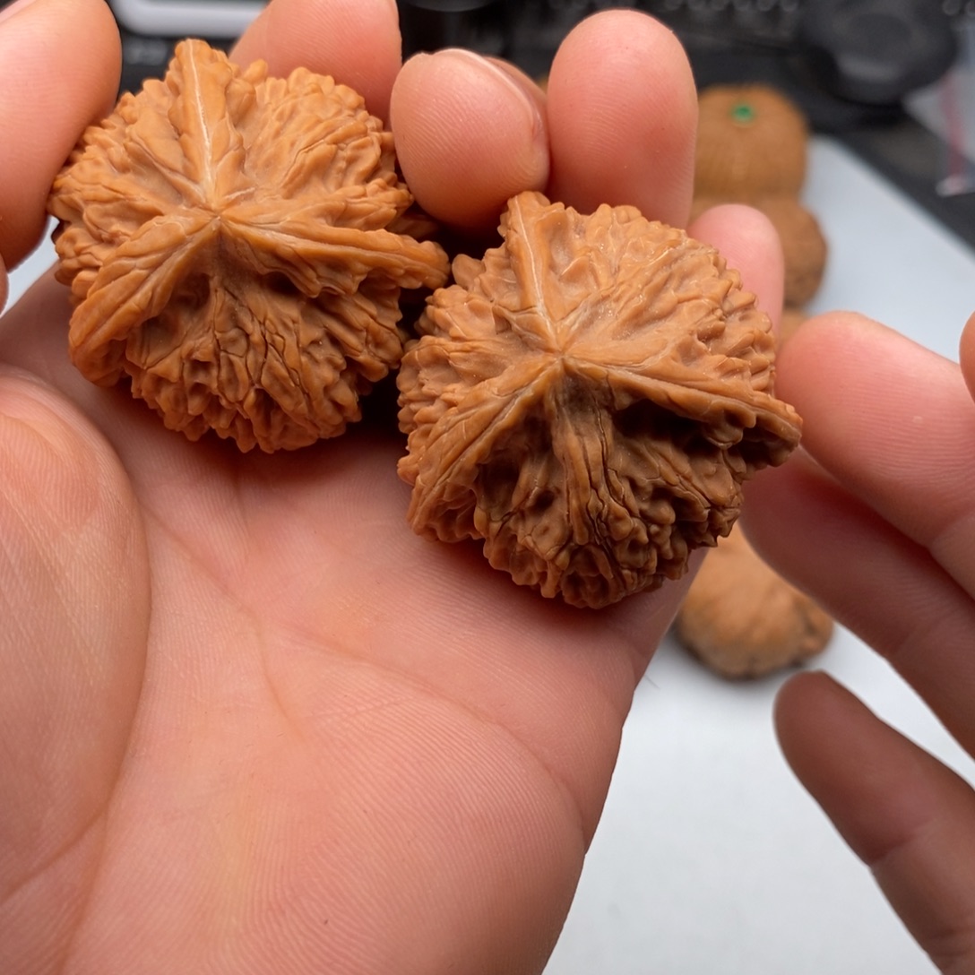 黑***少把件文玩核桃41三棱