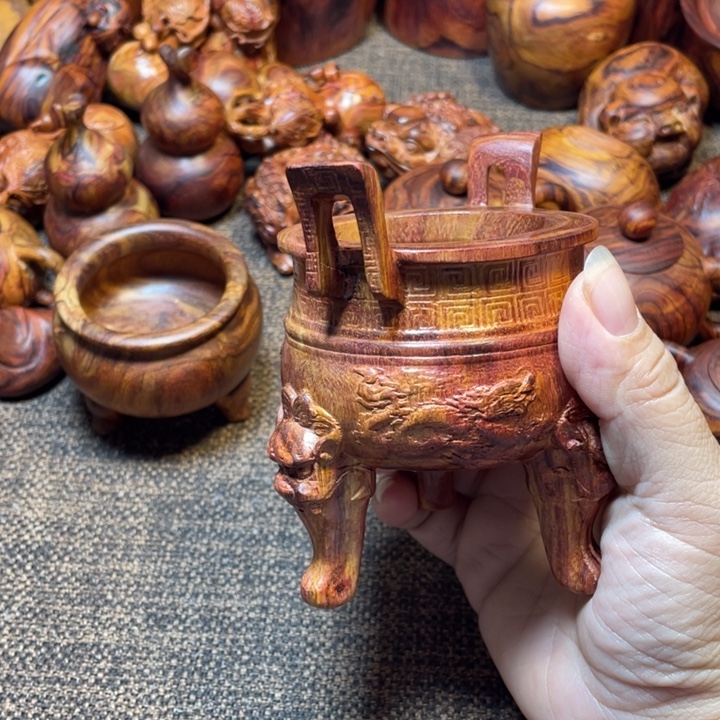 滋***黄花梨/降香黄檀鼎