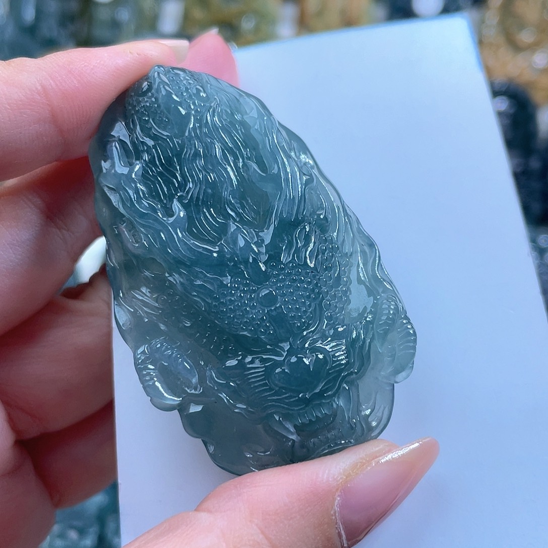 鸡***饼翡翠未镶嵌颈饰翡翠