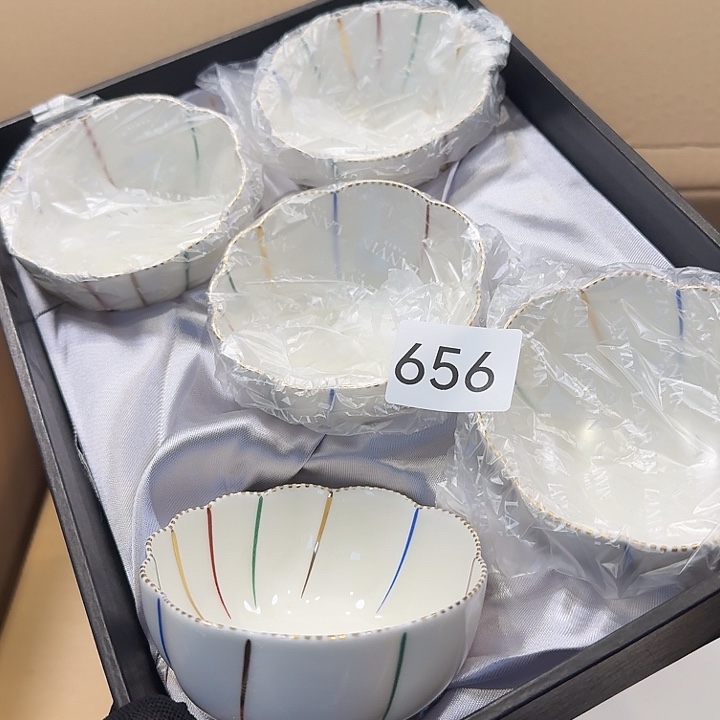 瓷片很好看的小碗