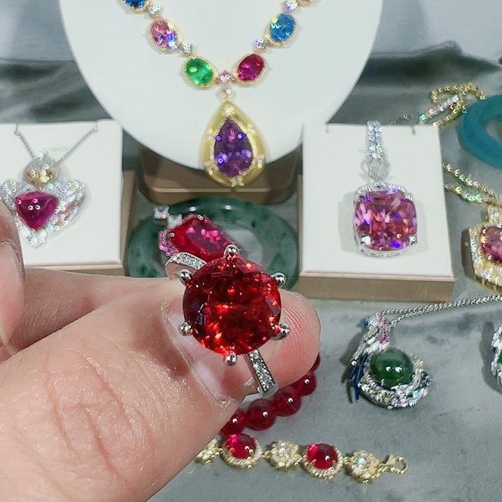 红宝石颈饰未镶嵌