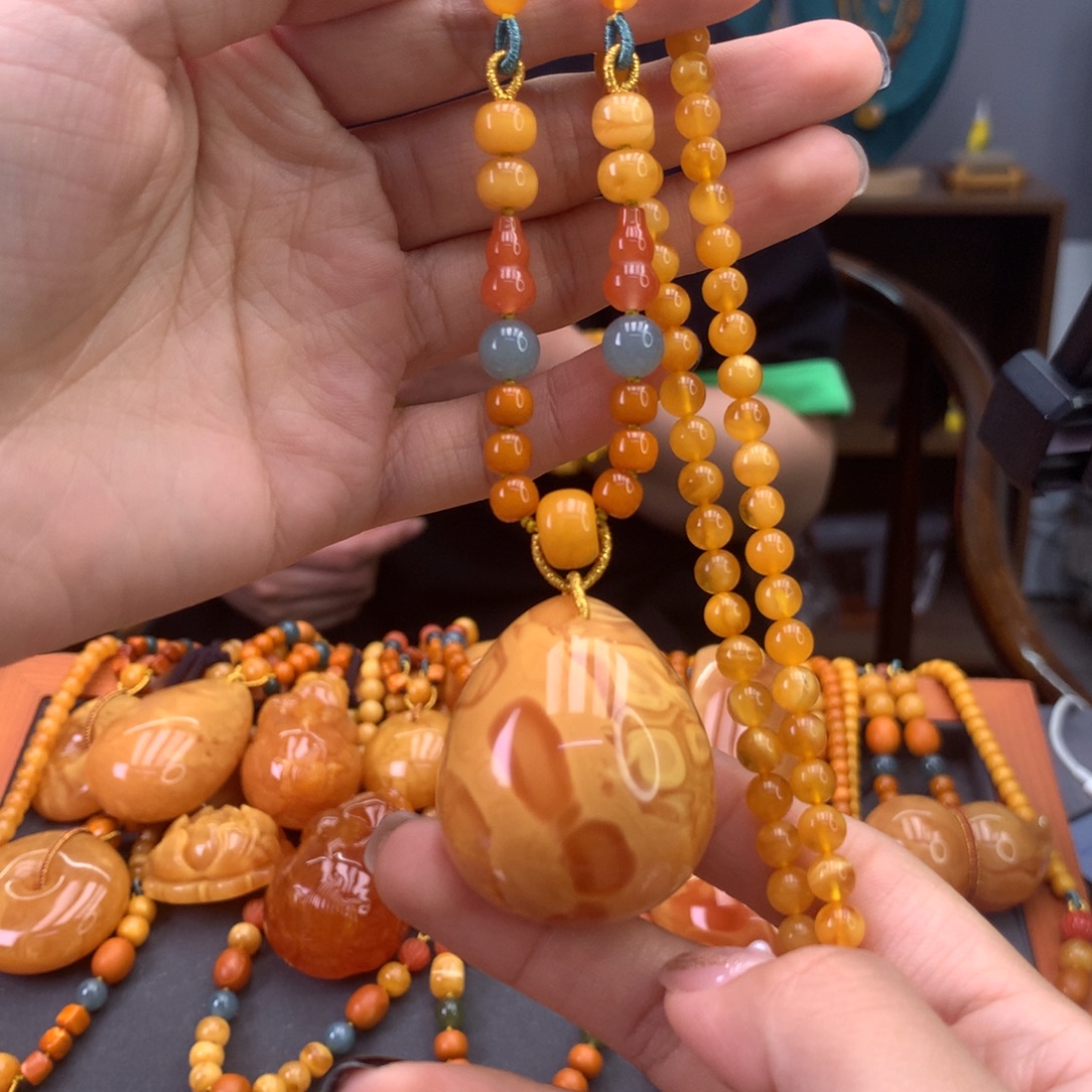 未镶嵌颈饰蜜蜡天然