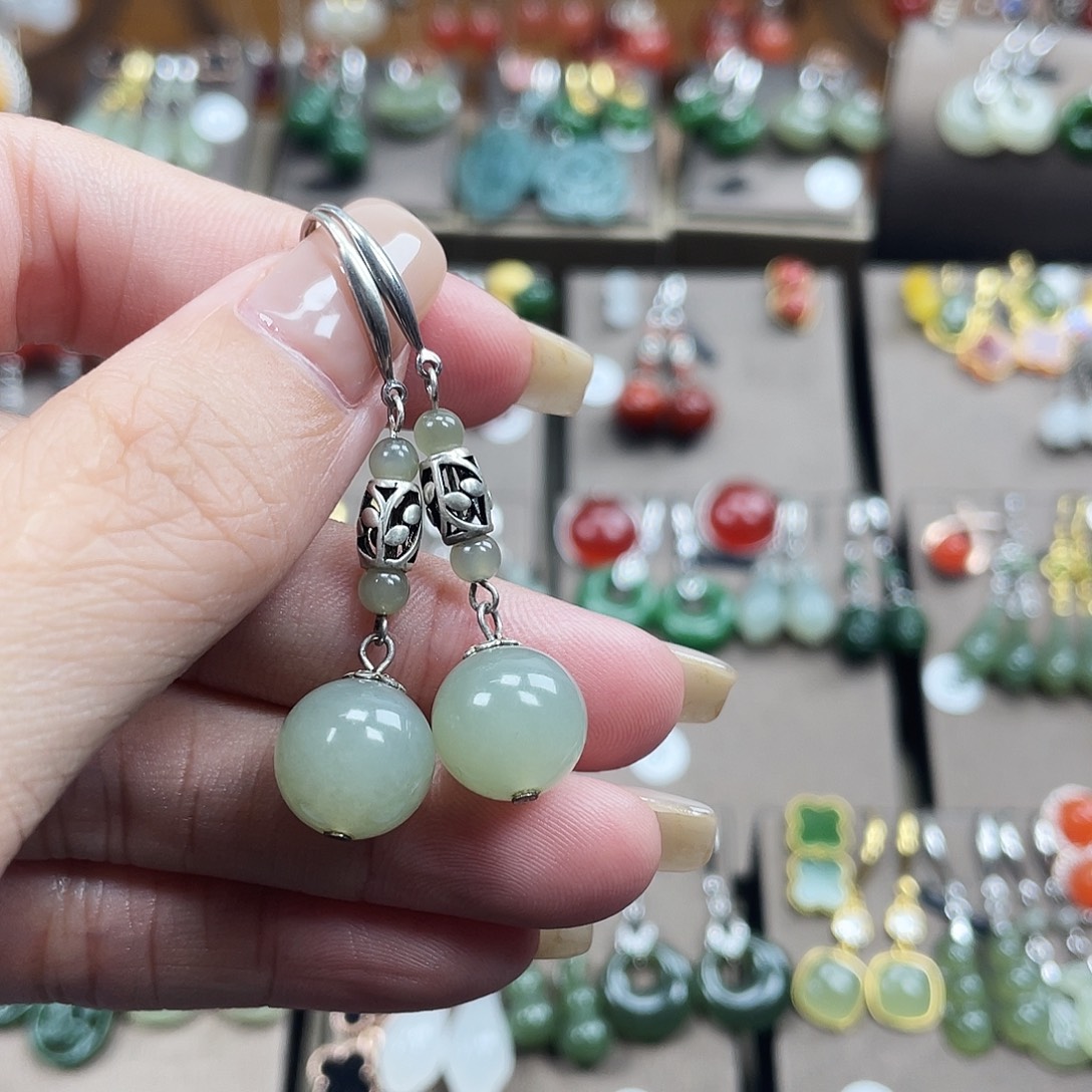 和田玉银S925镶嵌耳饰