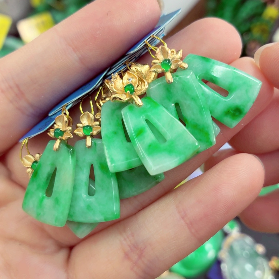 翡翠未镶嵌吊坠(不含链)多样性发货选一