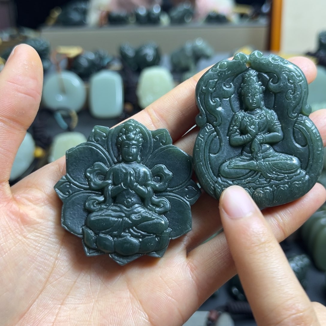 和田玉未镶嵌颈饰有包容