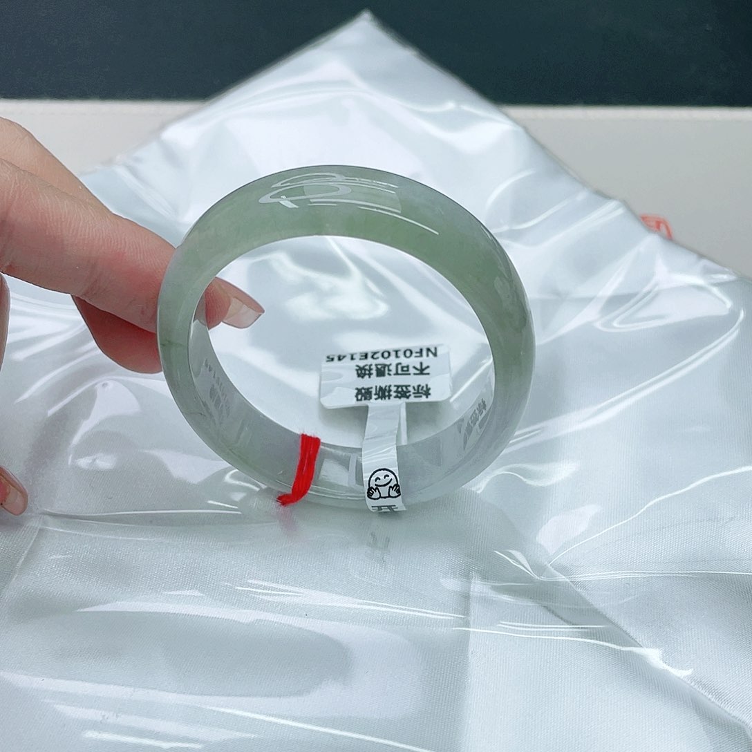 翡翠手镯未镶嵌贵妃55