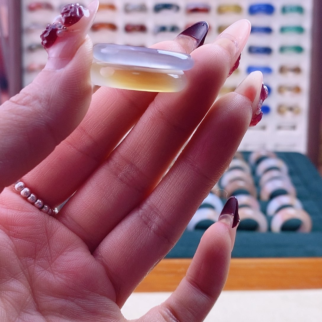 玛瑙/玉髓戒指未镶嵌人**意