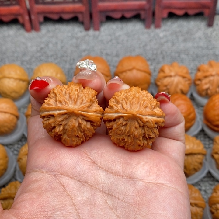 文玩核桃把件粗筋蚂蚁球