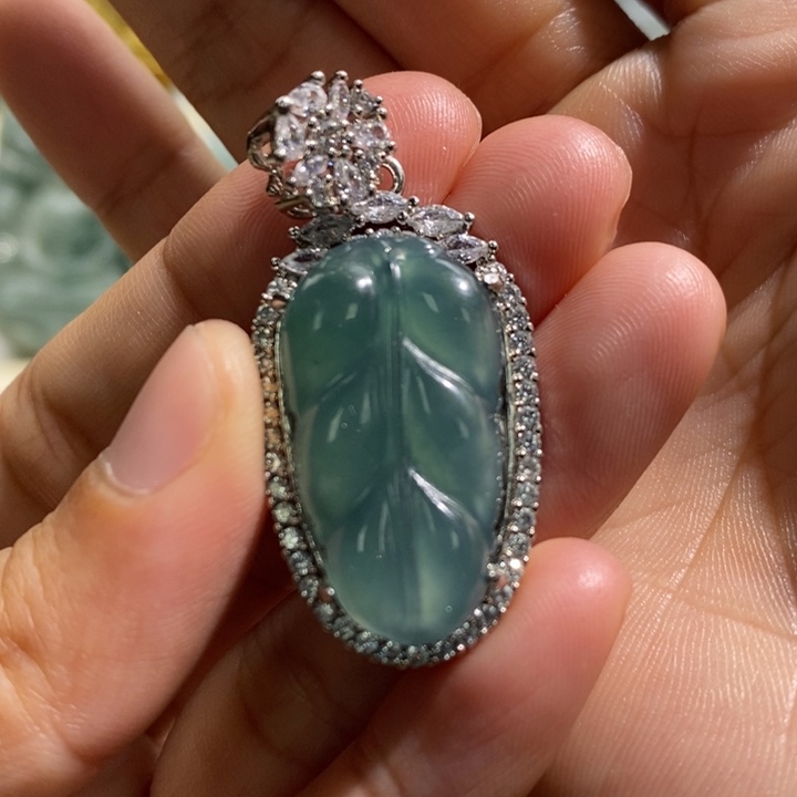 翡翠颈饰未镶嵌翡翠