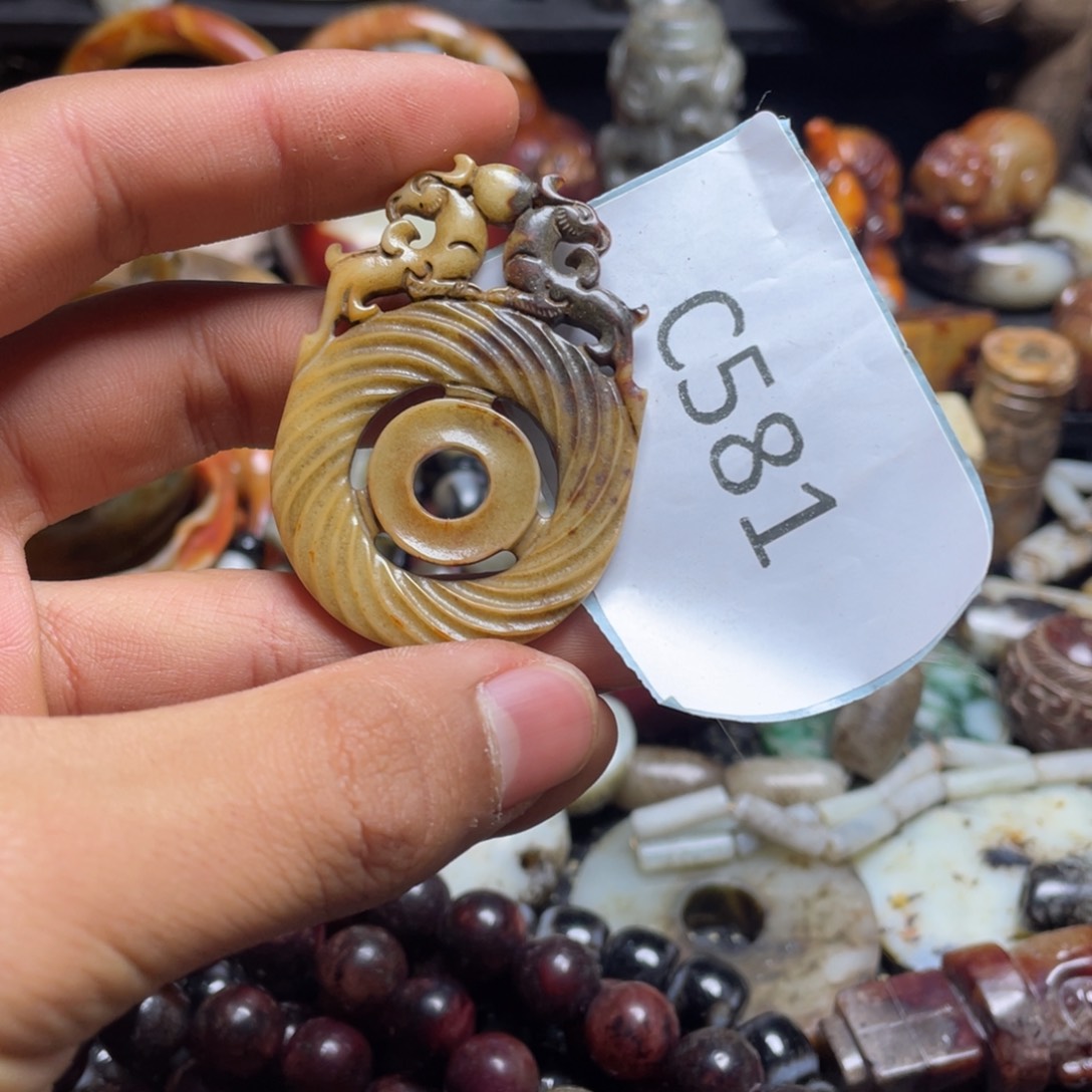 和田玉（糖玉）挂件未镶嵌