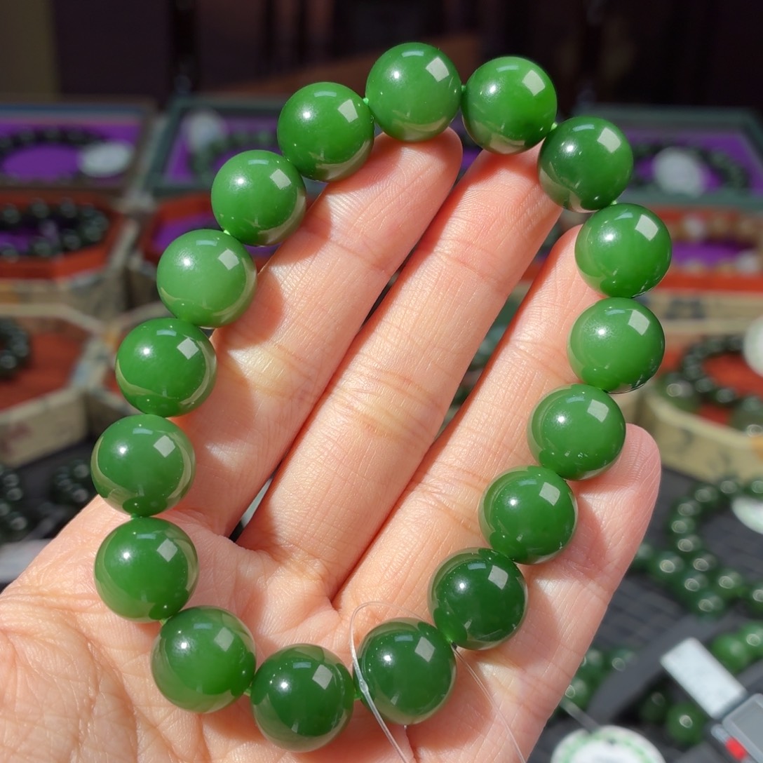 趙***鹏和田玉（碧玉）未镶嵌手串