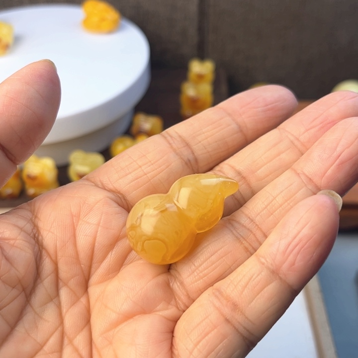 未镶嵌琥珀裸石༺**༻蜜蜡微瑕葫芦