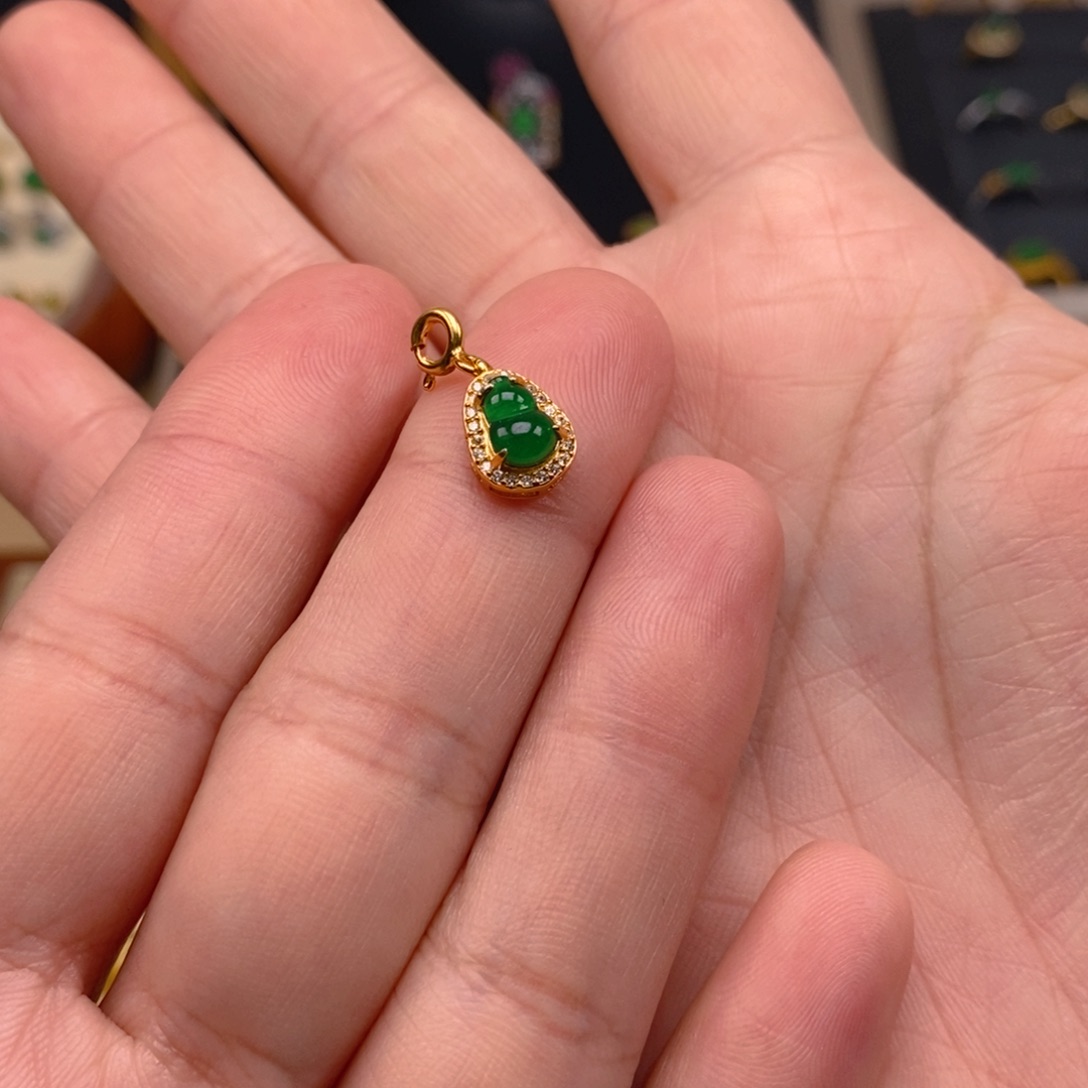 翡翠颈饰银S925镶嵌葫芦吊坠