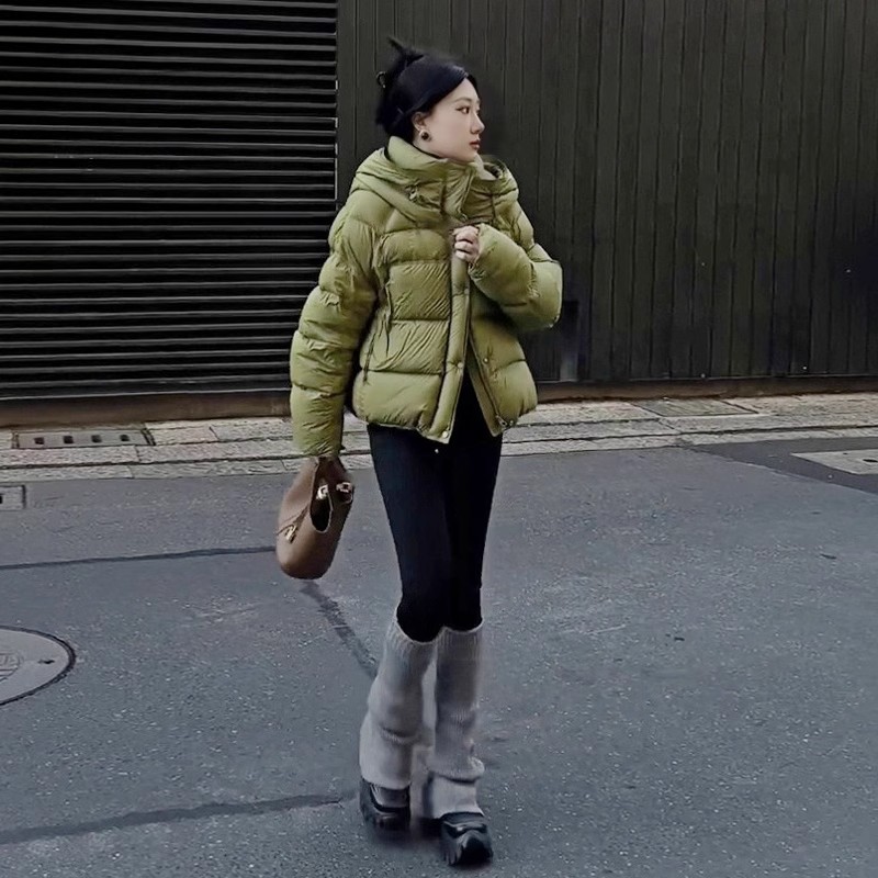泡芙龟背绿色短款羽绒服女2024冬季新款90白鸭绒连帽面包服外套
